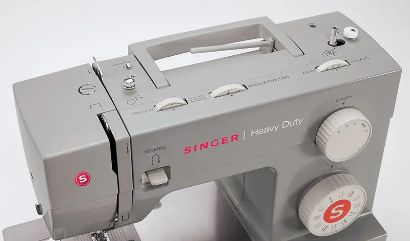 SINGER Heavy Duty 4423 Sewing Machine – Industrial-Strength Mechanical Stitcher for Home & Hobby Projects