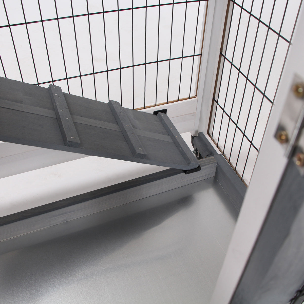 PawHut Hasenstall auf Rädern Kaninchenkäfig Innen Außen 2 Etagen 2 verriegelbare Türen 2 herausziehbare Schubladen Rampe Fichtenholz Grau Weiß