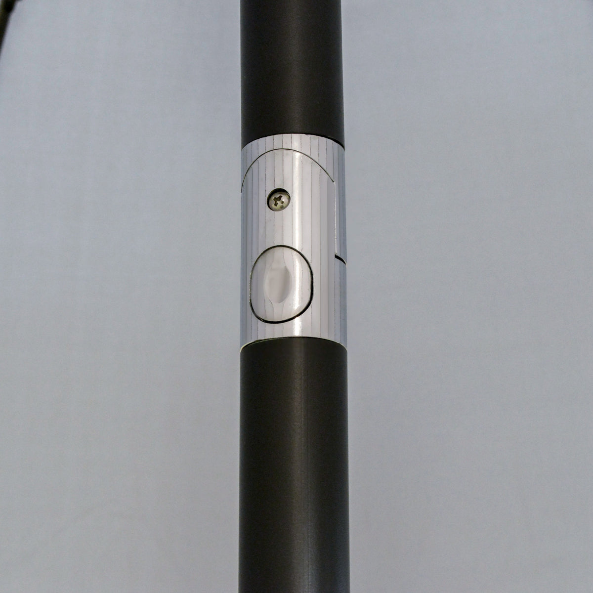Outsunny Sonnenschirm runder Gartenschirm neigbar mit 18 Glasfaserstreben Kurbel Mast aus Metall Glasfaser Ø 2,5 m dichtes Polyester-Gewebe in Grau