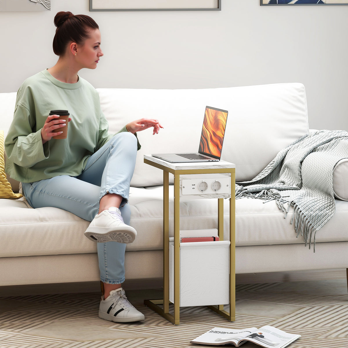 HOMCOM Beistelltisch C-Form mit Ladestation Stoffaufbewahrungssack Marmoroptik-Platte, 46 x 25 x 62,5 cm, weiß