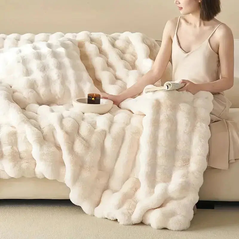 Reversible Textured Throw Blanket – Dual-Sided Bubble-Knit Design