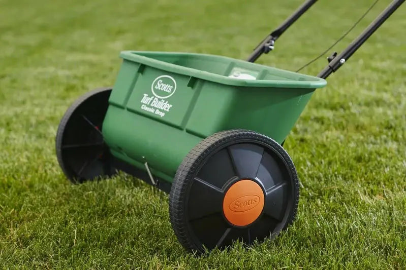 Scotts Turf Builder Classic Drop Spreader – Precise Manual Broadcast for Seed & Fertilizer