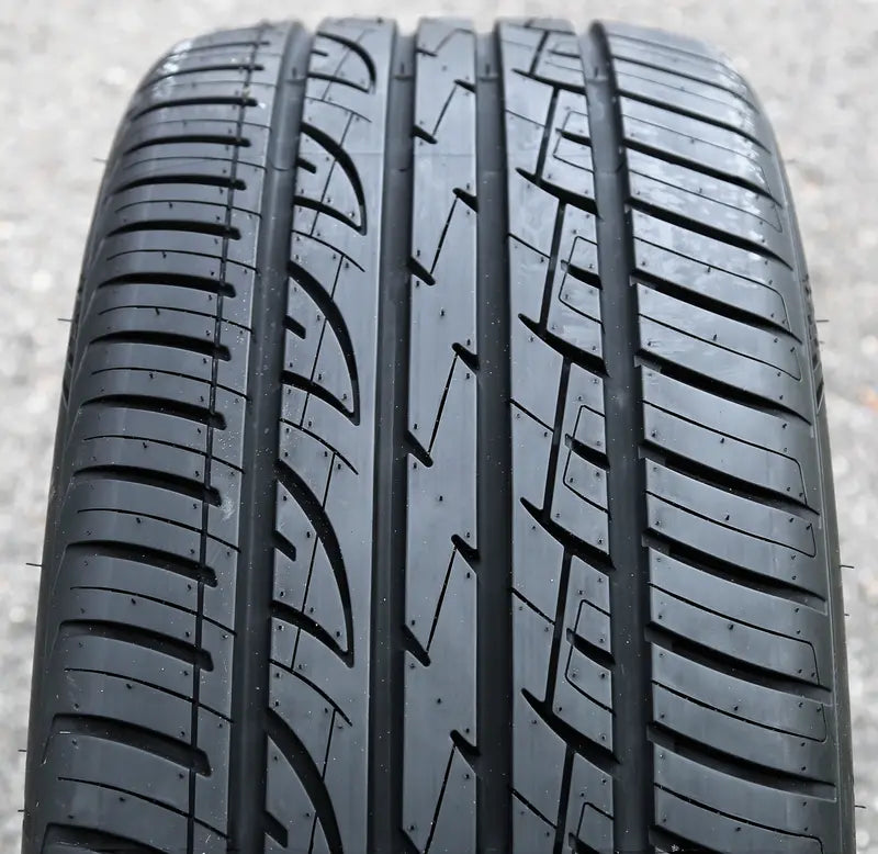 Set of 4 x 275/40R20 ZR 106W XL Full-Season Performance Tires – Robust All-Weather Capability for Performance SUVs and Crossovers